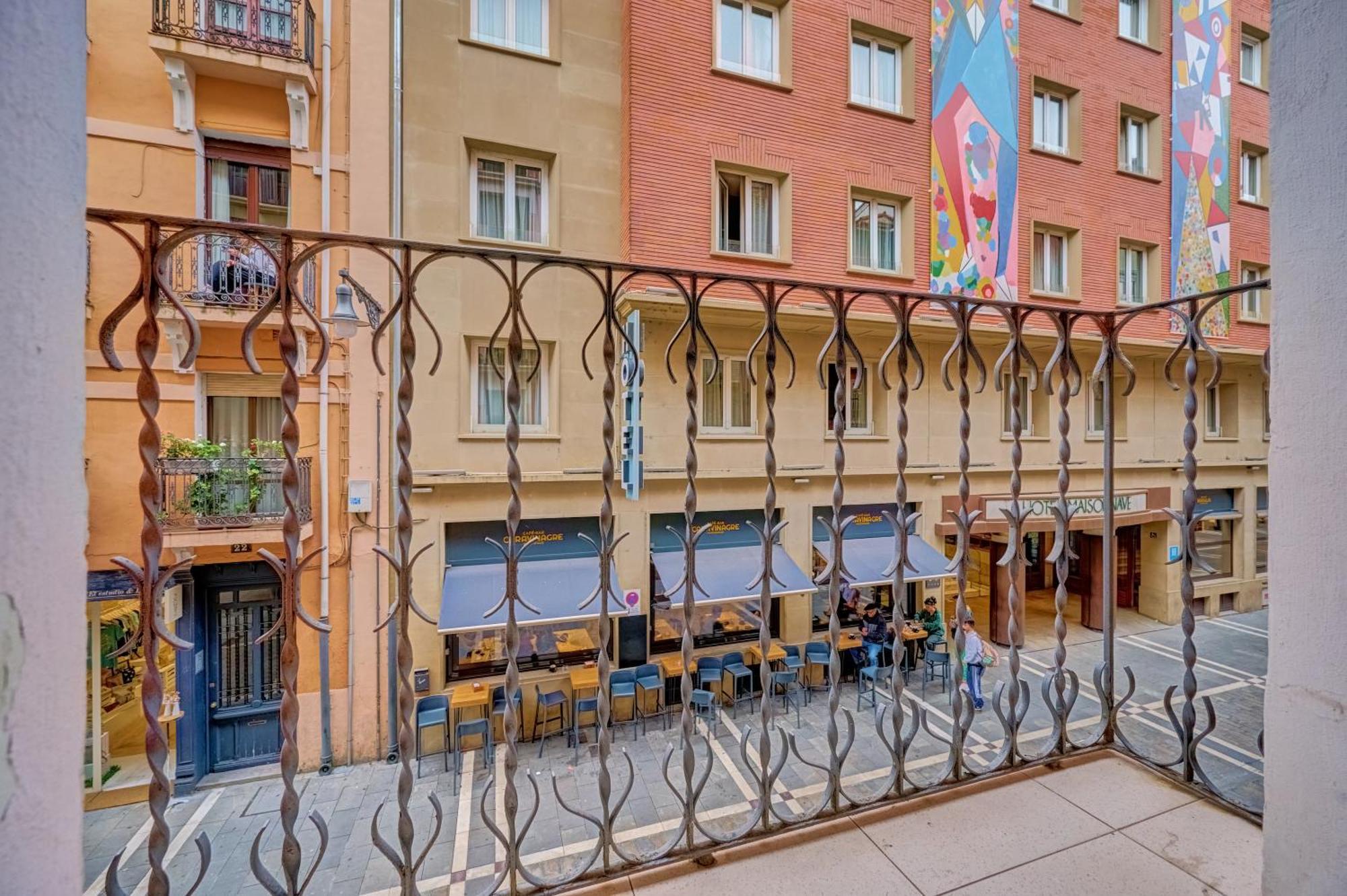 Centro Historico Exterior, Calle Nueva Dos Balcones Pamplona Ngoại thất bức ảnh