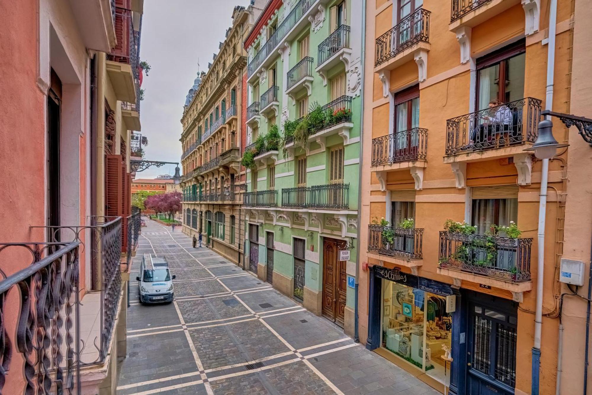 Centro Historico Exterior, Calle Nueva Dos Balcones Pamplona Ngoại thất bức ảnh