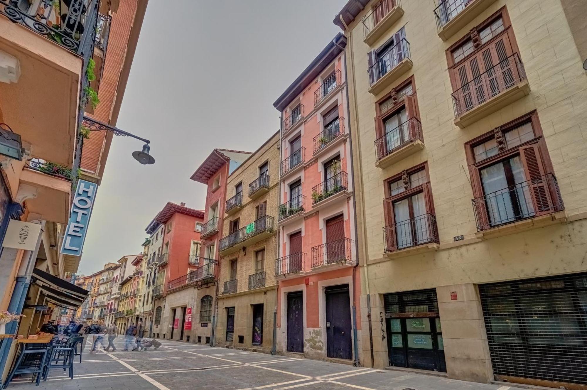 Centro Historico Exterior, Calle Nueva Dos Balcones Pamplona Ngoại thất bức ảnh